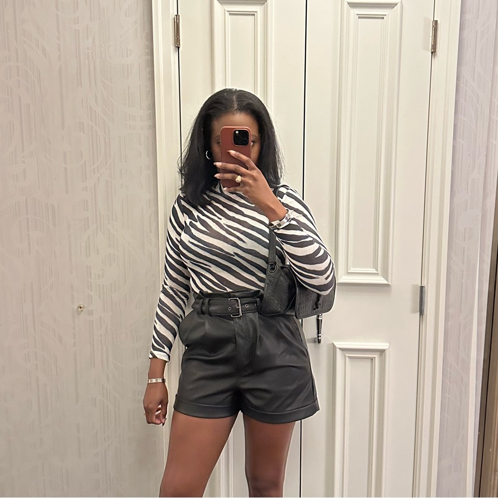 Faux leather shorts / size 0 fits like a small